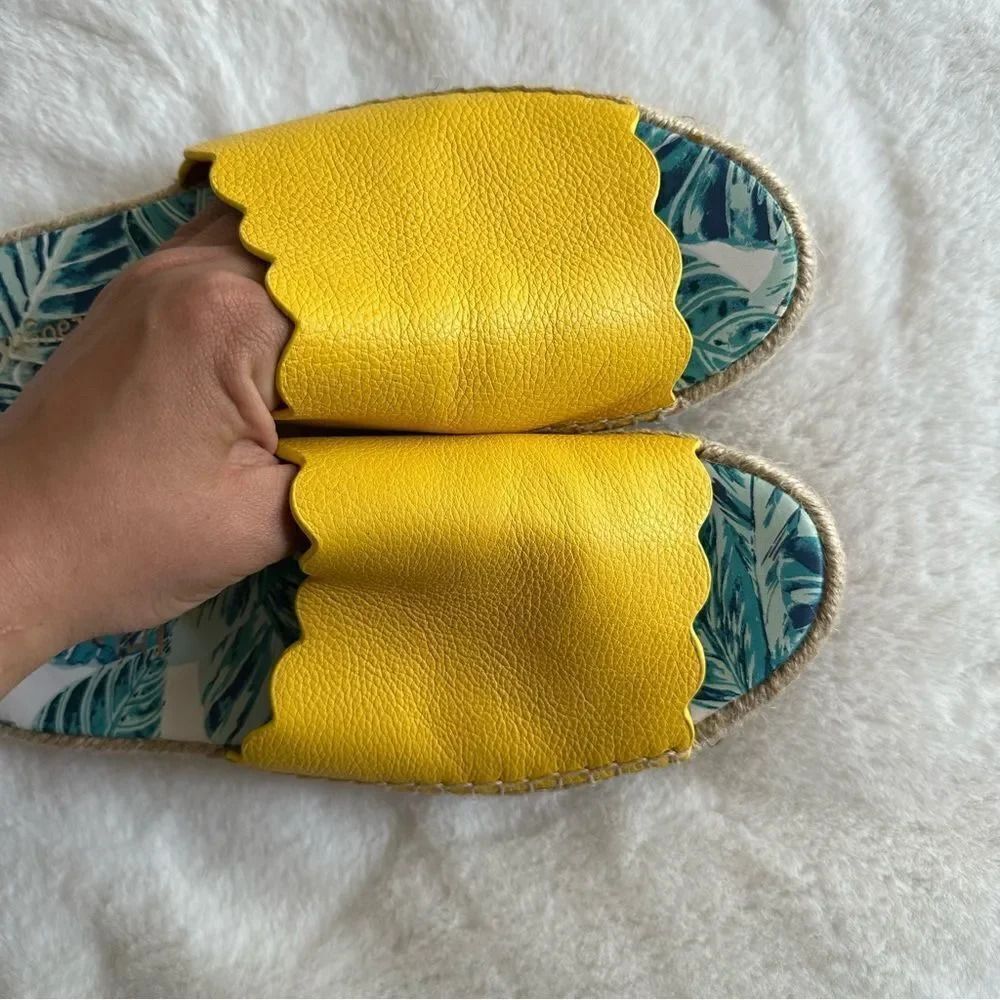 J.Mclaughlin Aries Yellow Scalloped Espadrille Slip On Sandals Size 8 - Picture 8 of 8